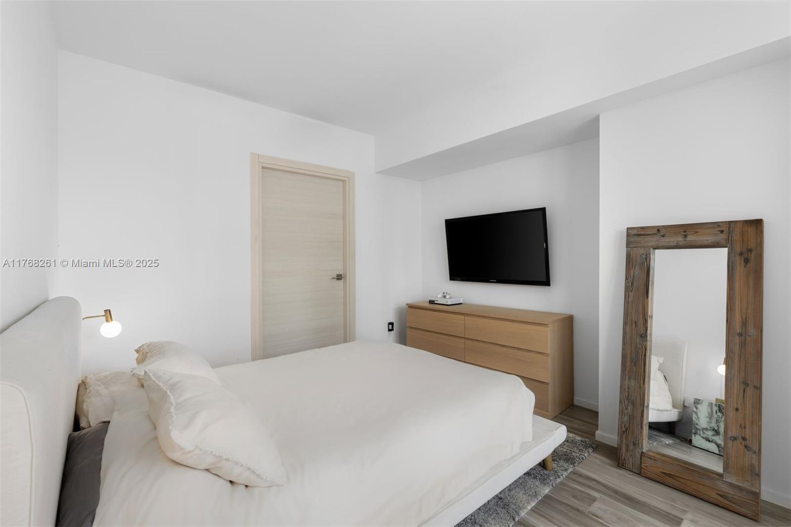 801 S Miami Ave #2102, Miami FL 33130