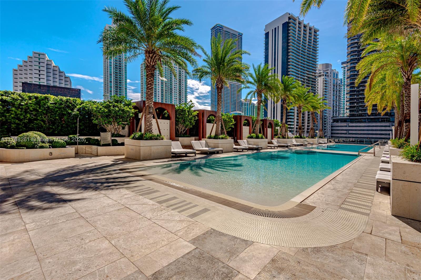801 S Miami Ave #2102, Miami FL 33130