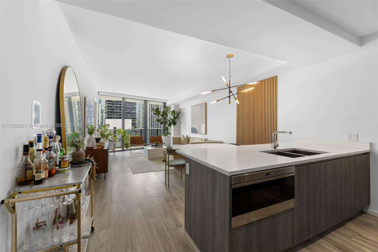 801 S Miami Ave #2102, Miami FL 33130