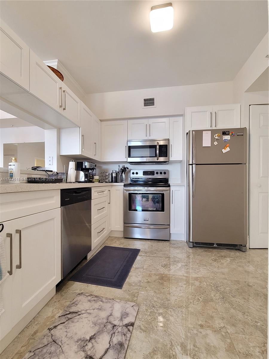 Porto Bellagio Condo