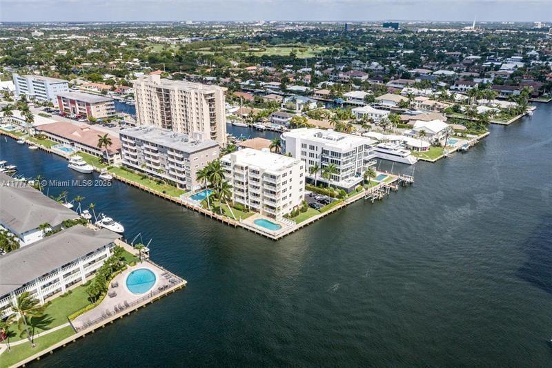 Carlyle Condominium
