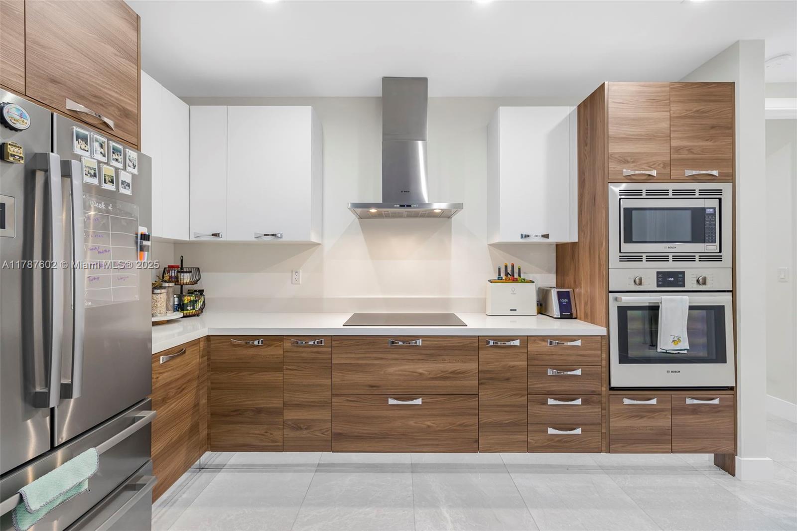 718 Valencia Ave #206, Coral Gables FL 33134