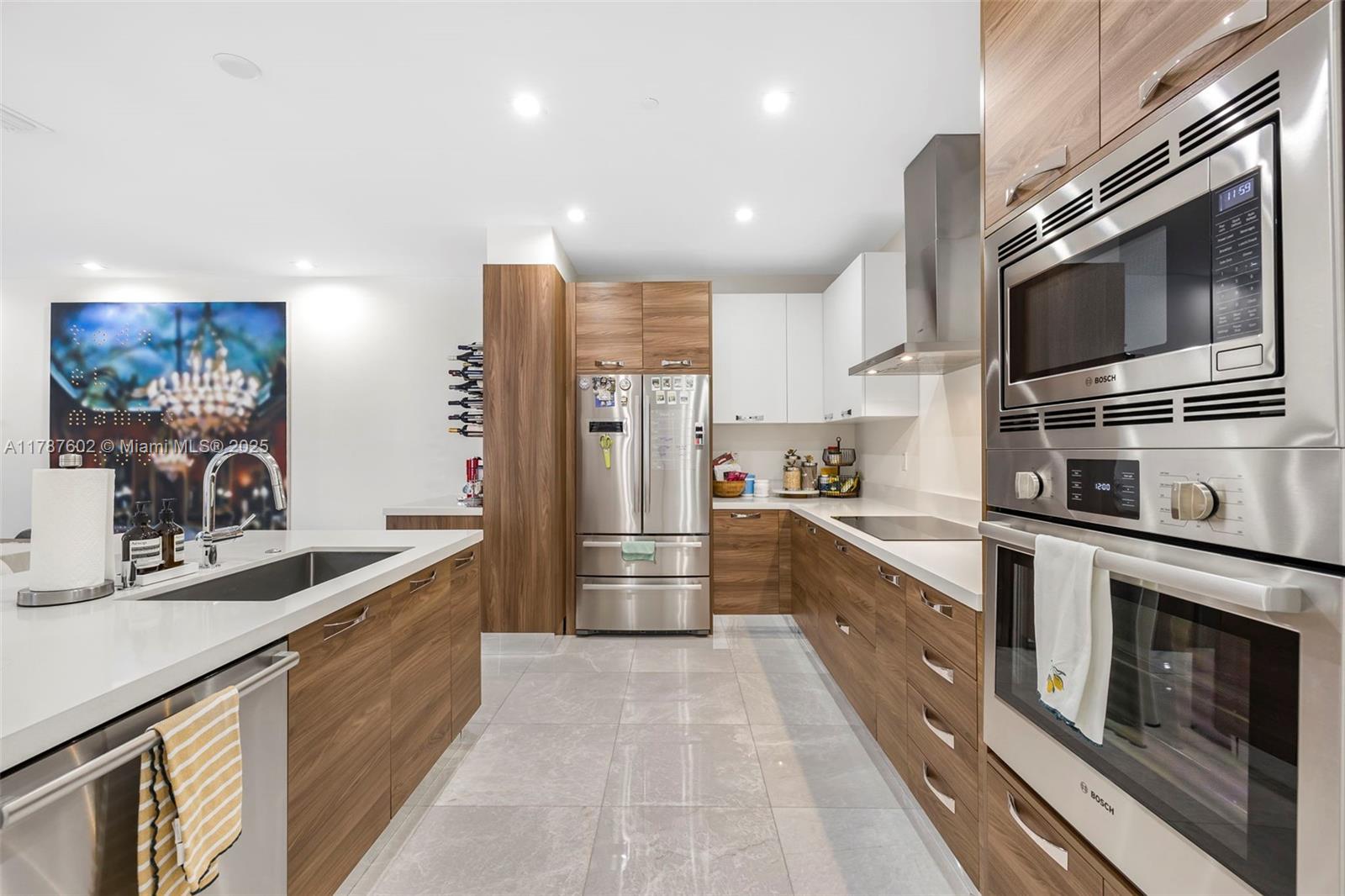 718 Valencia Ave #206, Coral Gables FL 33134