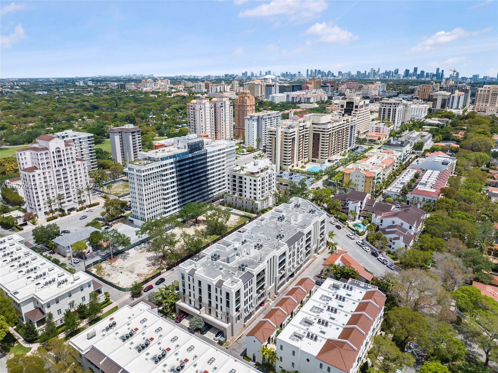 718 Valencia Ave #206, Coral Gables FL 33134