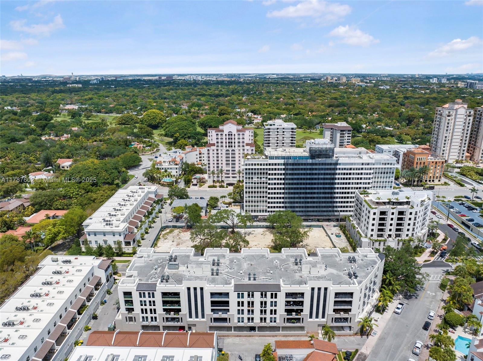 718 Valencia Ave #206, Coral Gables FL 33134