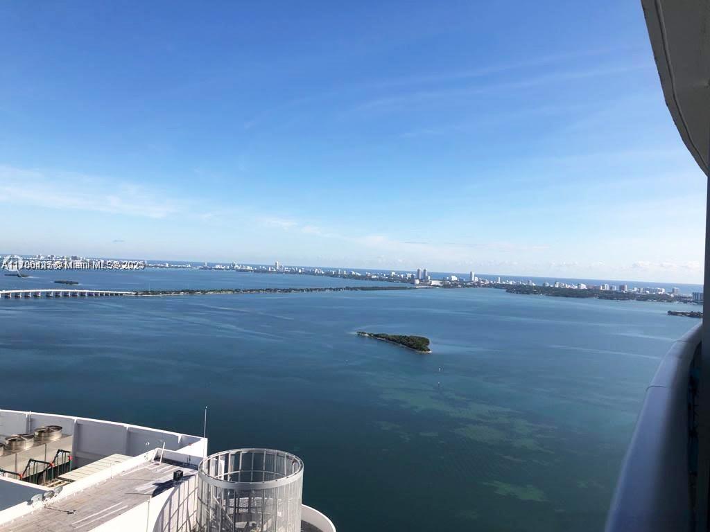 Aria On The Bay Condo