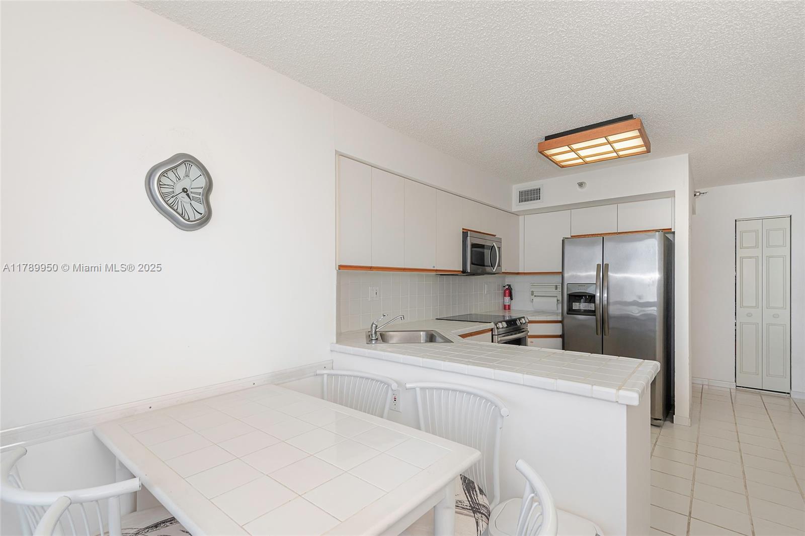 3530 Mystic Pointe Dr #LPH14, Aventura FL 33180