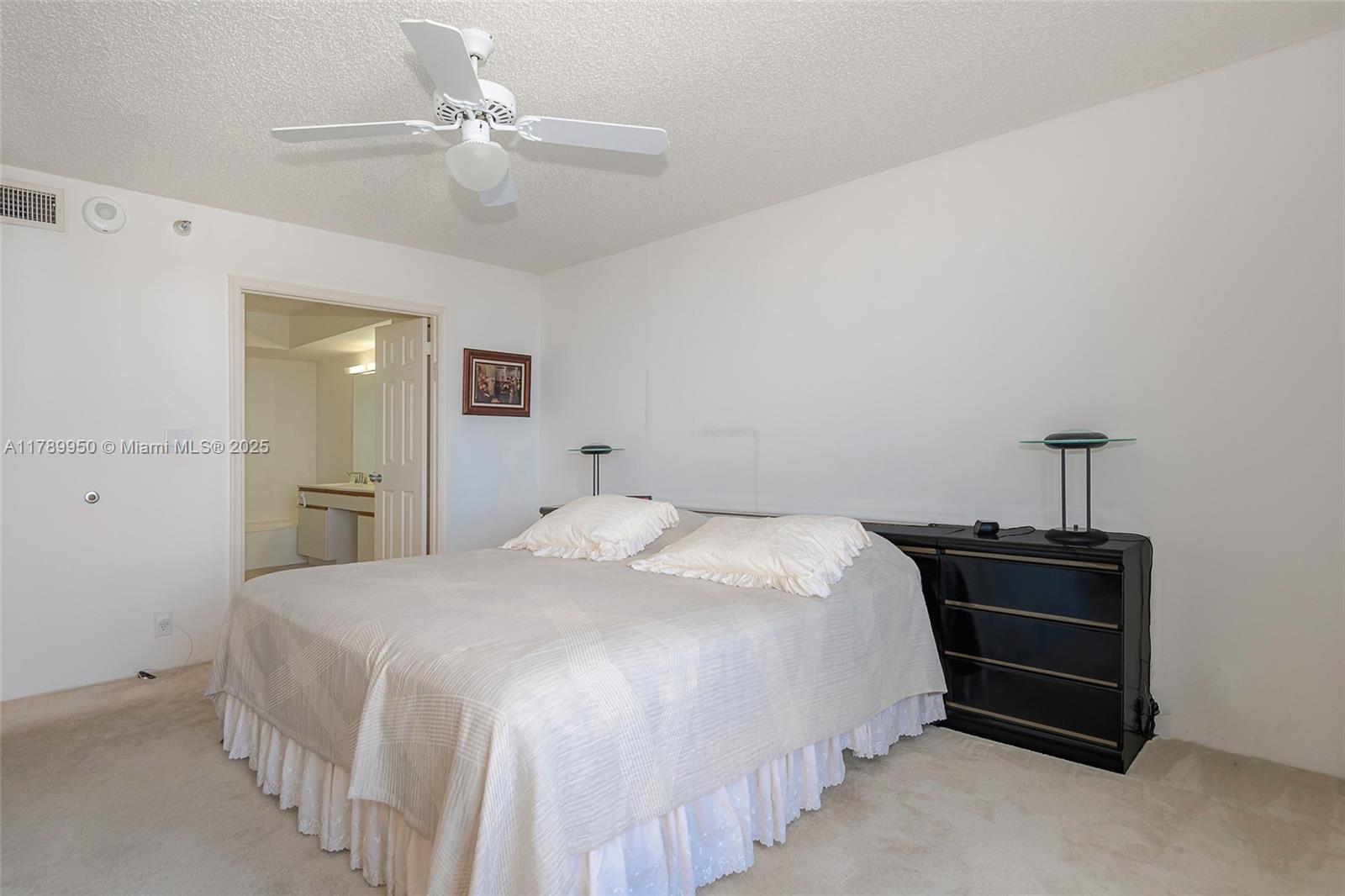3530 Mystic Pointe Dr #LPH14, Aventura FL 33180
