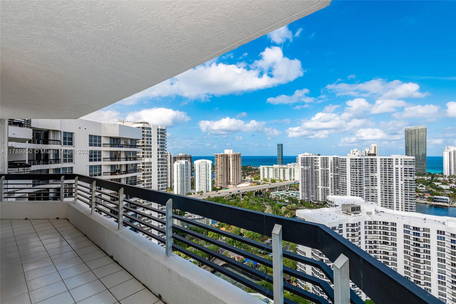 3530 Mystic Pointe Dr #LPH14, Aventura FL 33180