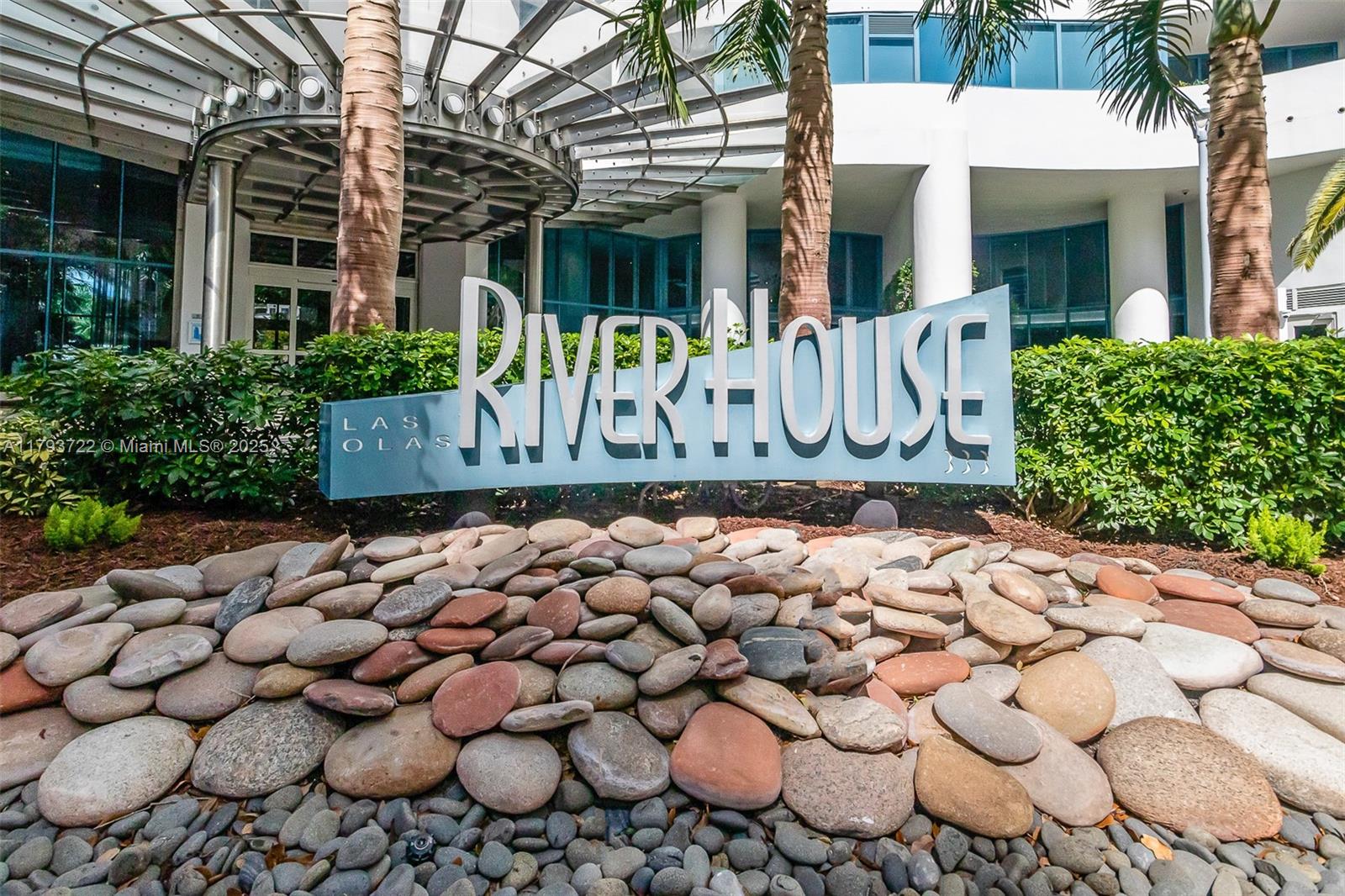 Las Olas River House Cond
