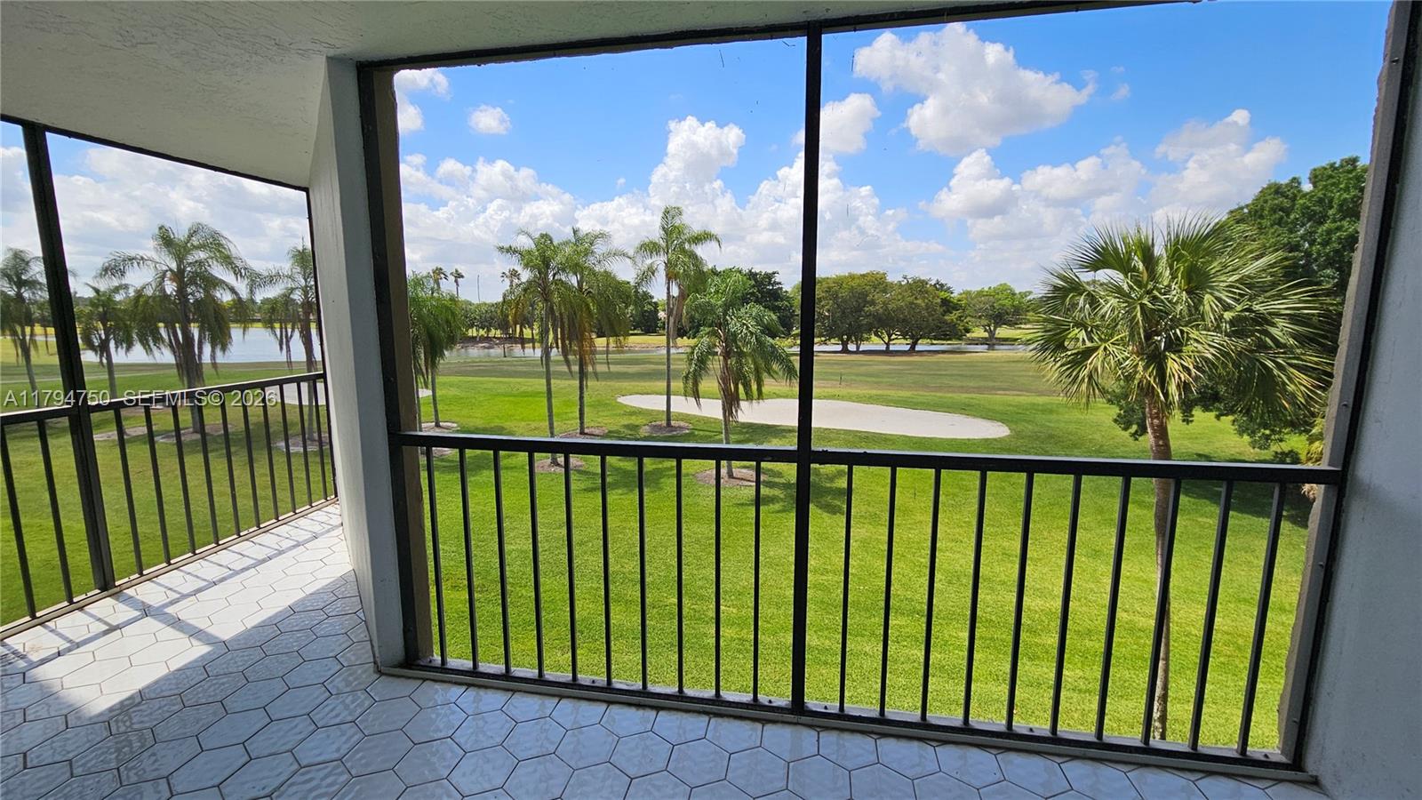 Country Club Apts At
