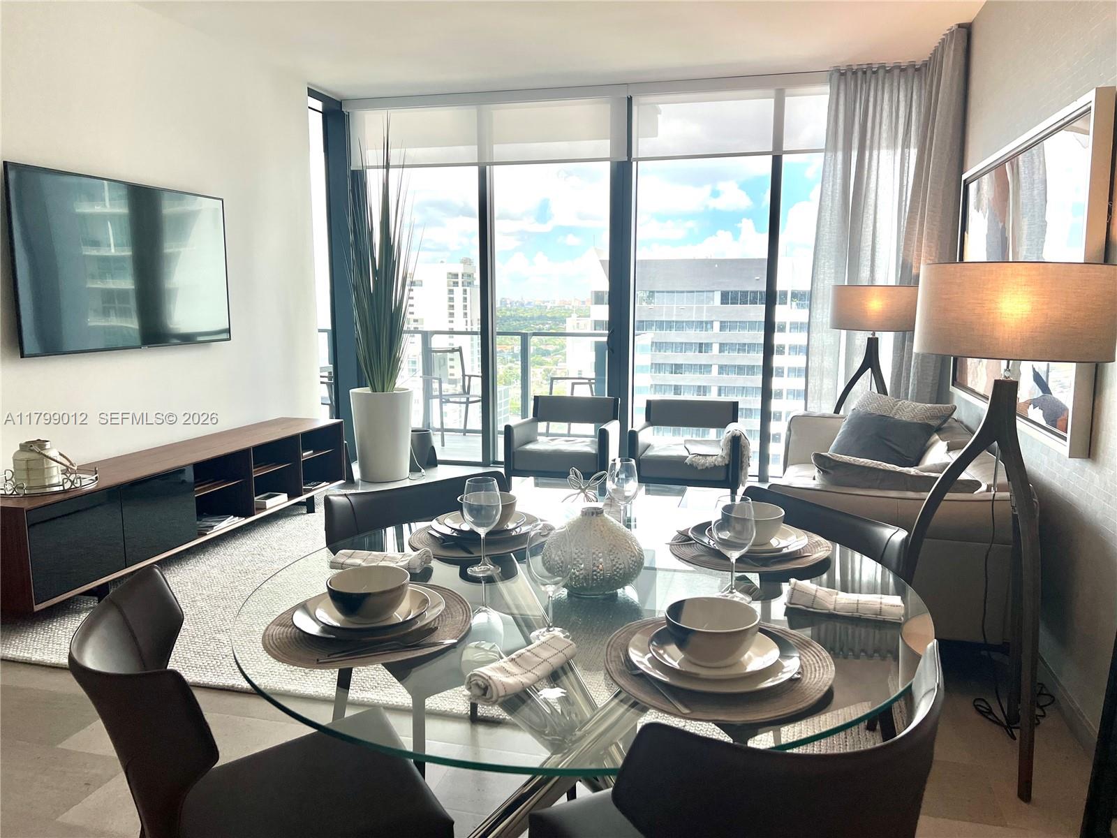 88 SW 7th St #1908, Miami FL 33130