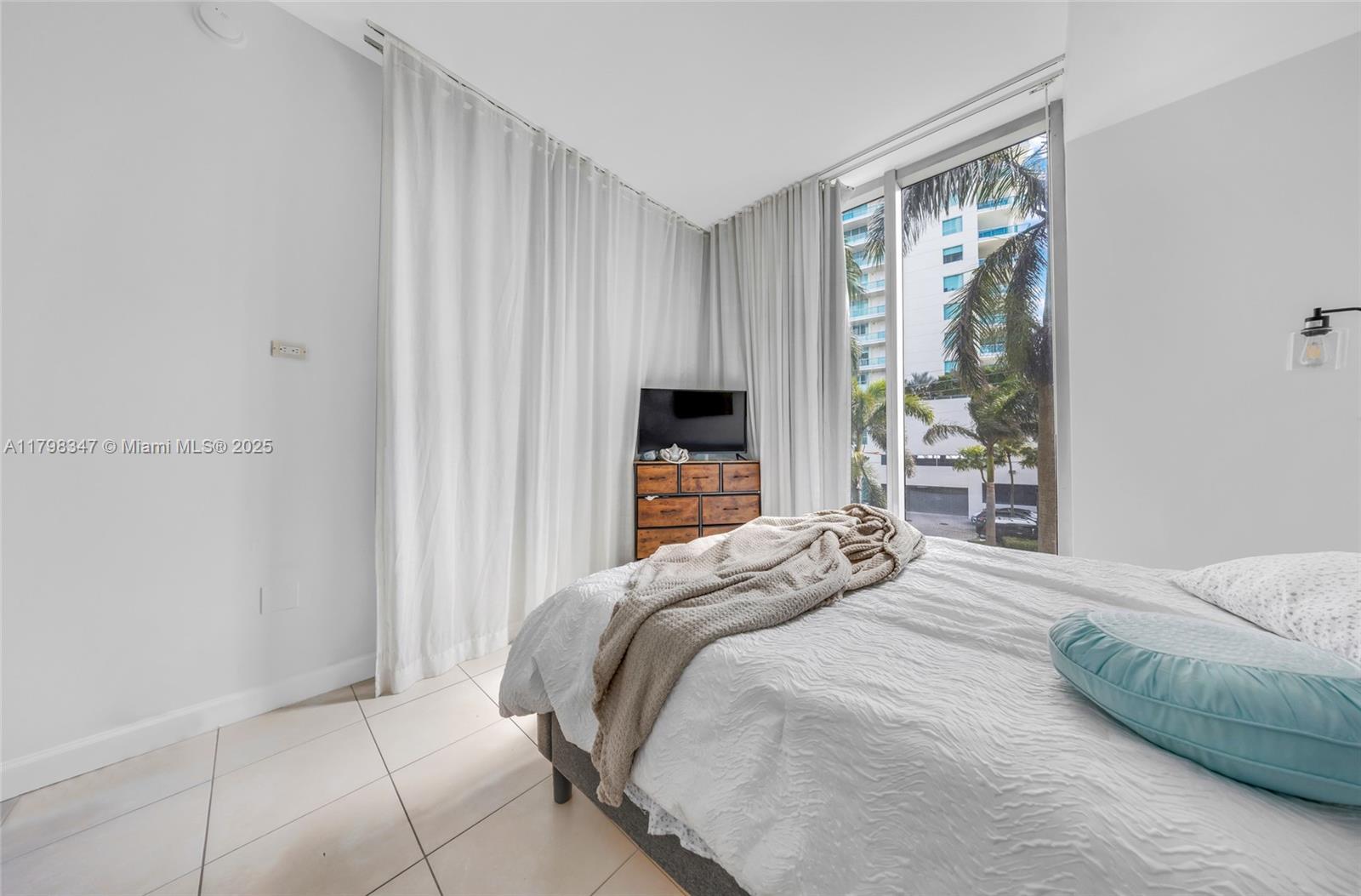 7928 East Dr #305, North Bay Village FL 33141