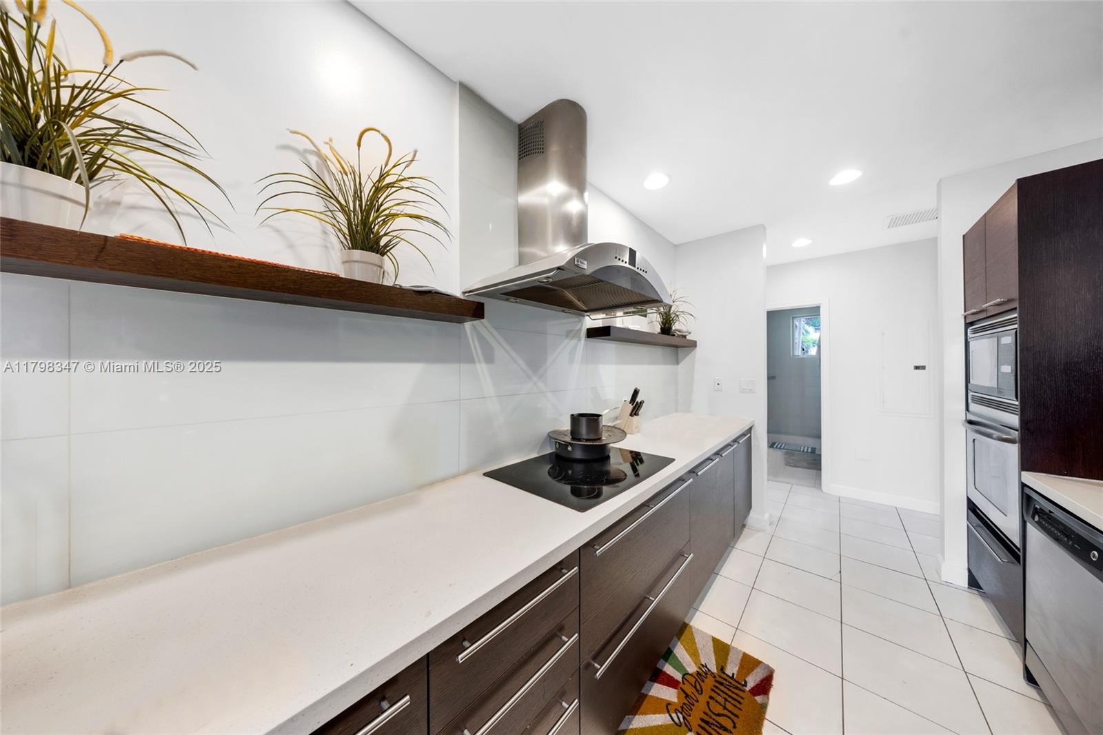 7928 East Dr #305, North Bay Village FL 33141