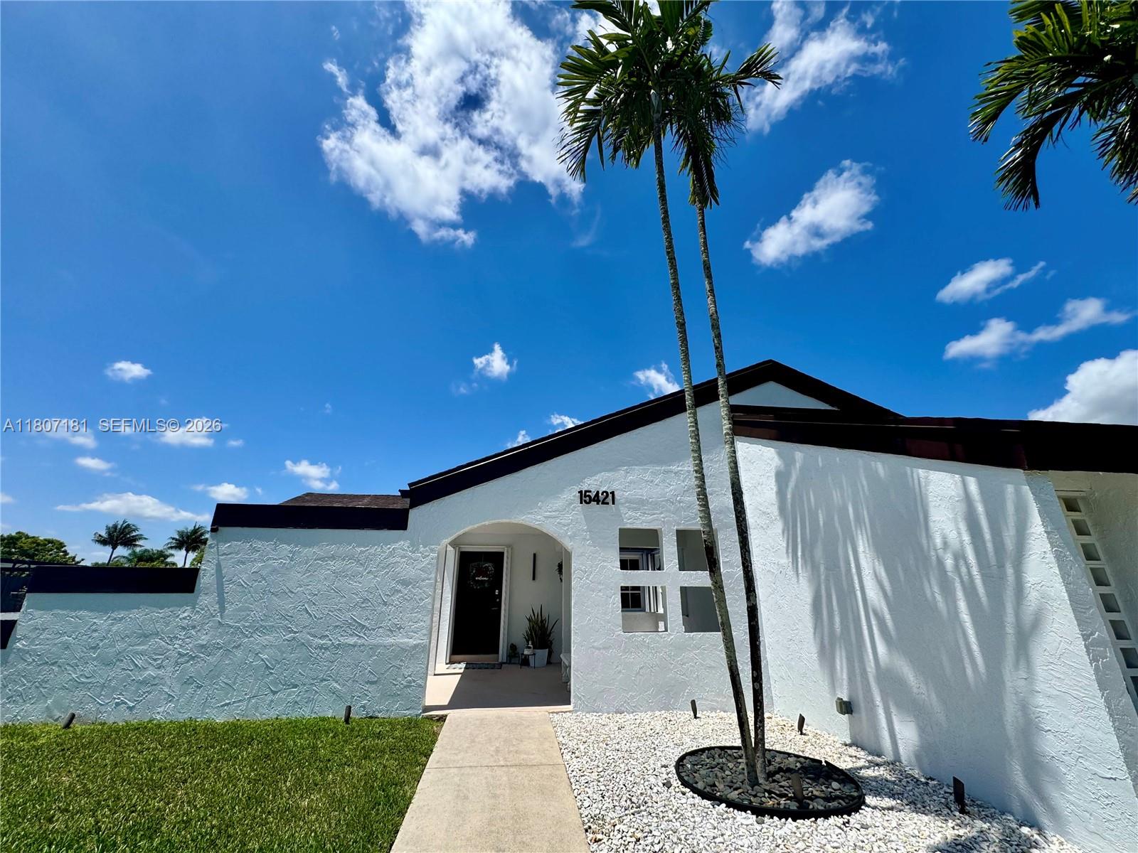 Weitzer Shauna Meadows Se