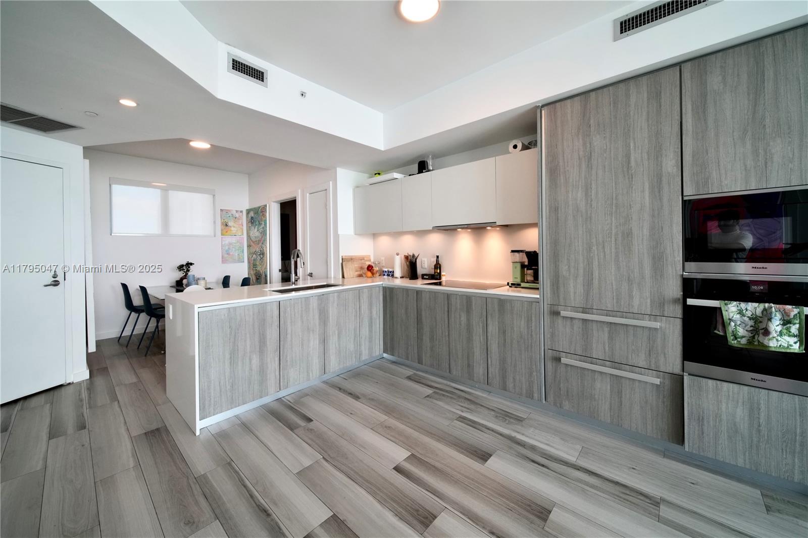 2900 NE 7th Ave #1705, Miami FL 33137