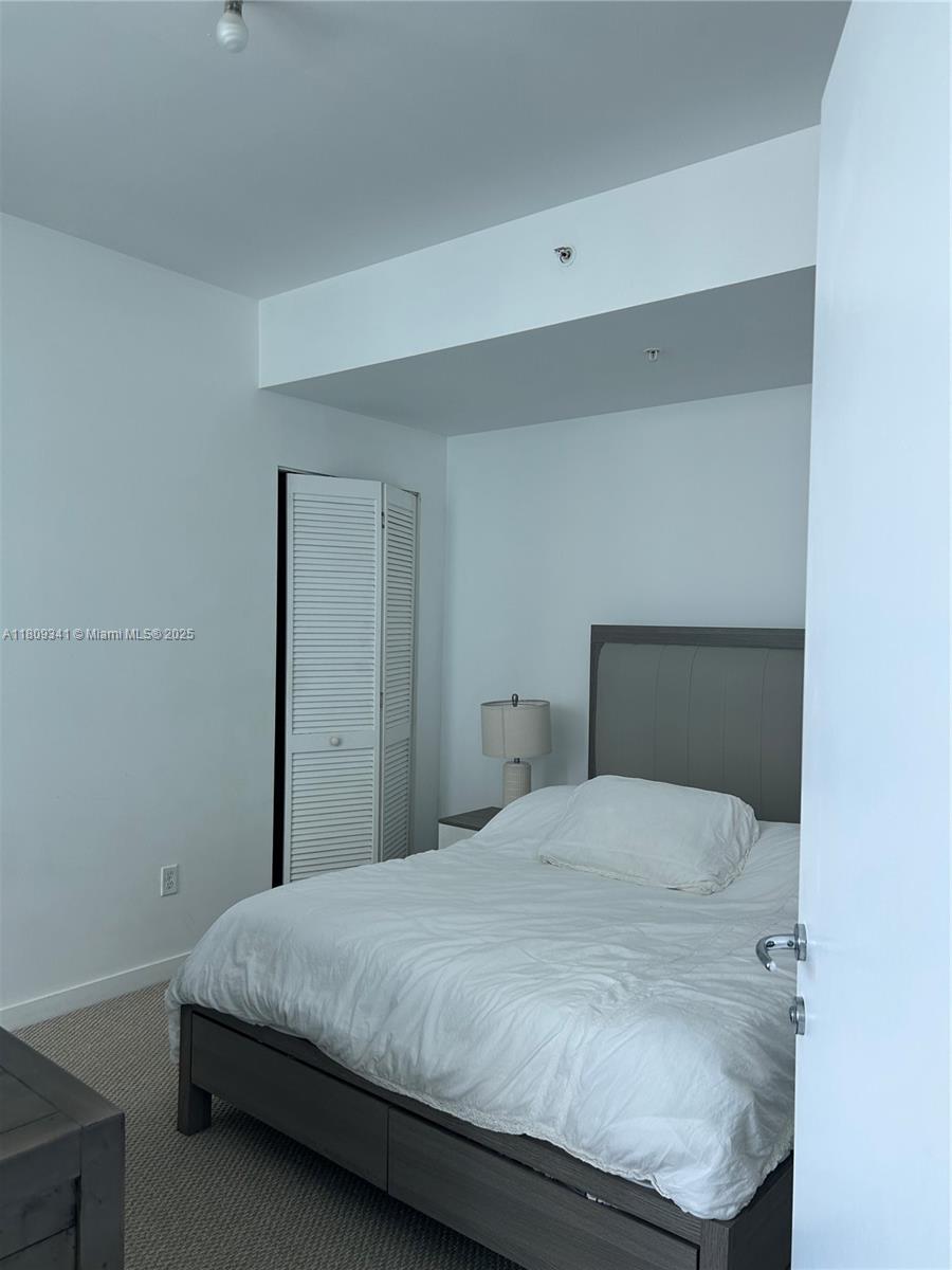 300 S Biscayne Blvd #T-2011, Miami FL 33131