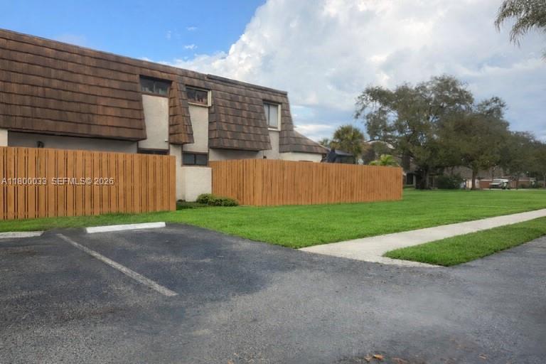 Impressive exterior facade at 4159 Palm Bay Cir - Townhouse in West Palm Beach