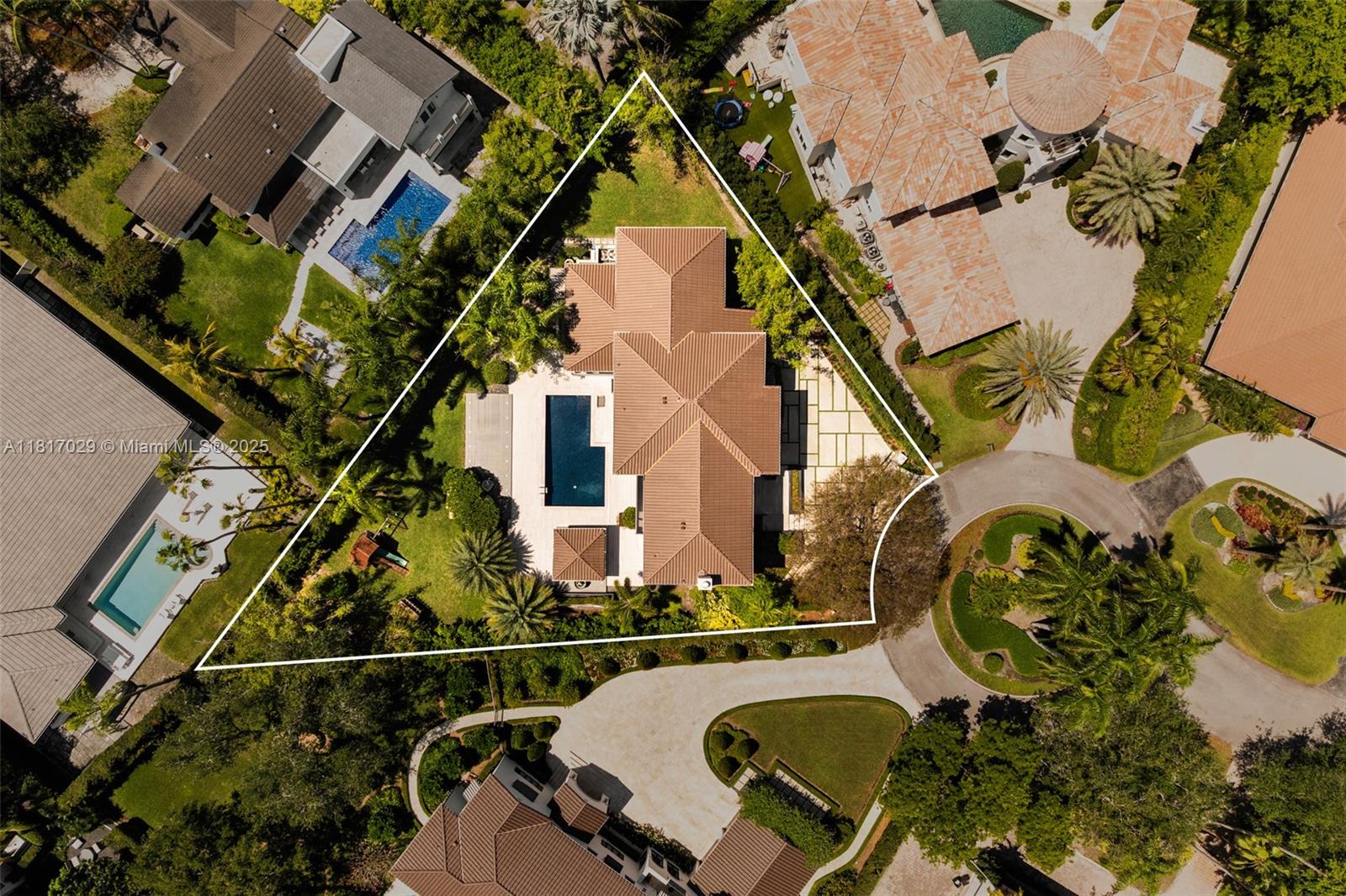 350 Costa Brava Ct, Coral Gables FL 33143