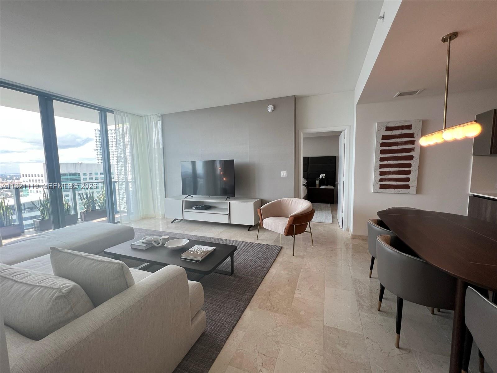88 SW 7th St #2404, Miami FL 33131