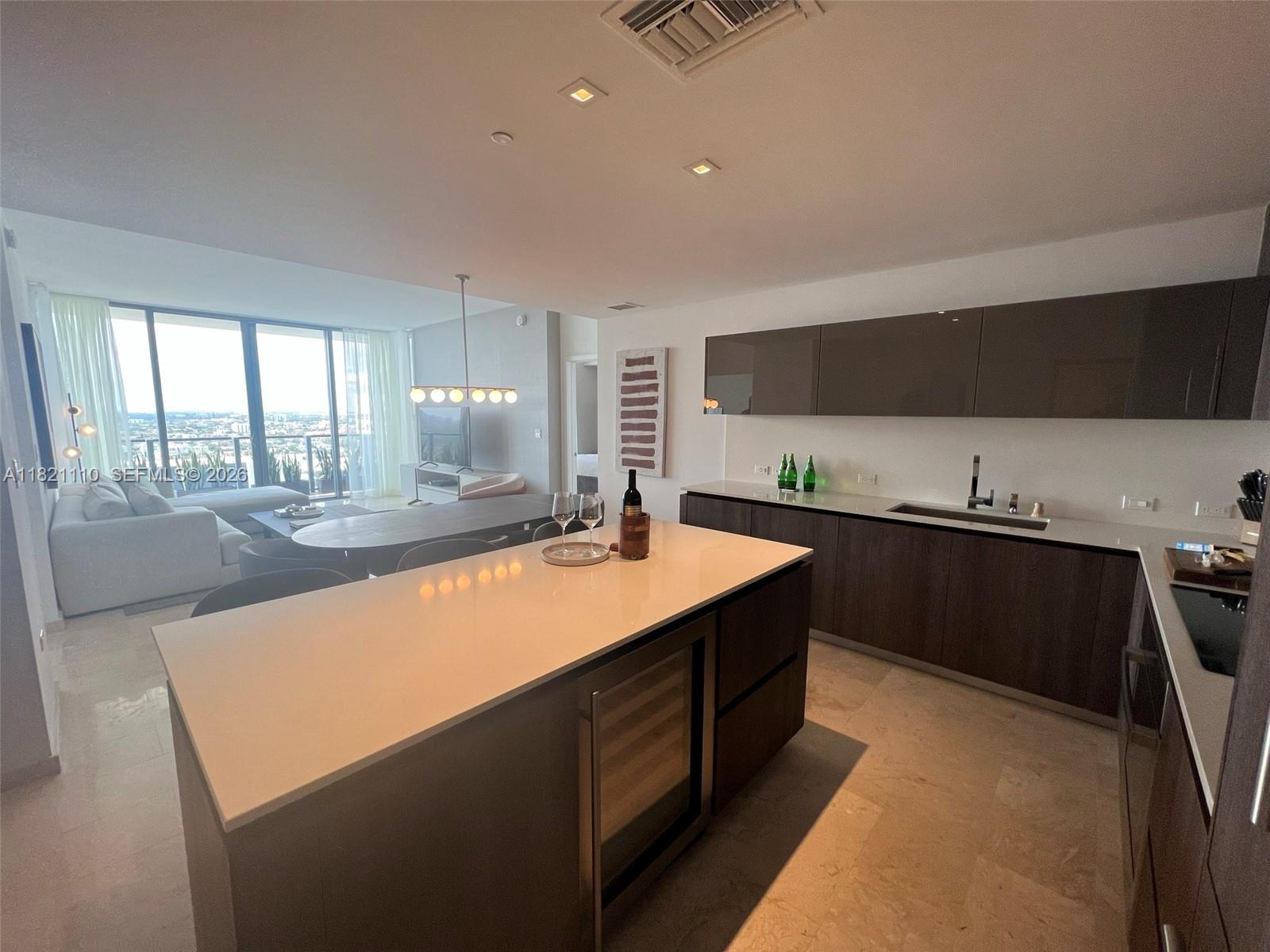 88 SW 7th St #2404, Miami FL 33131