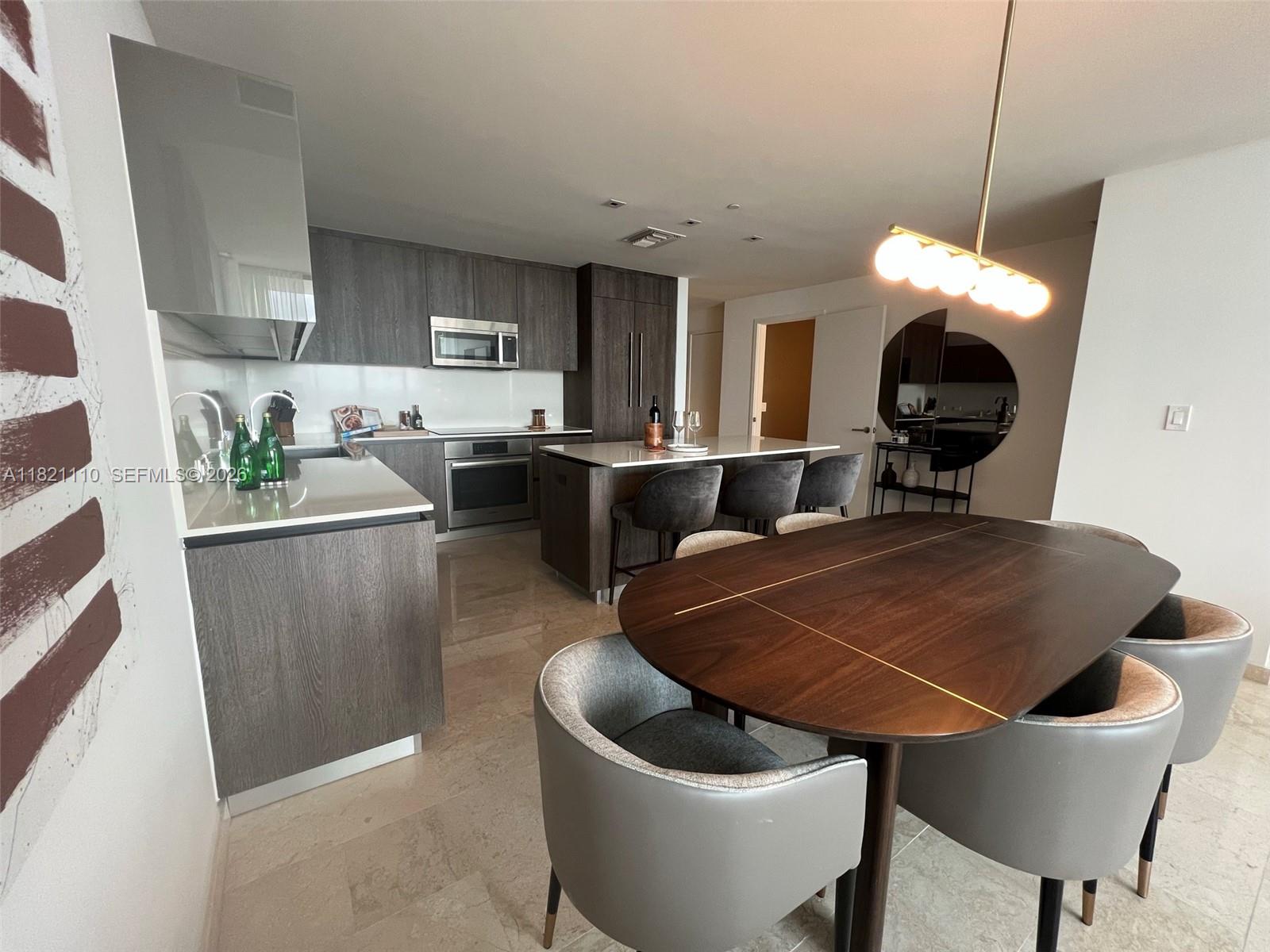 88 SW 7th St #2404, Miami FL 33131