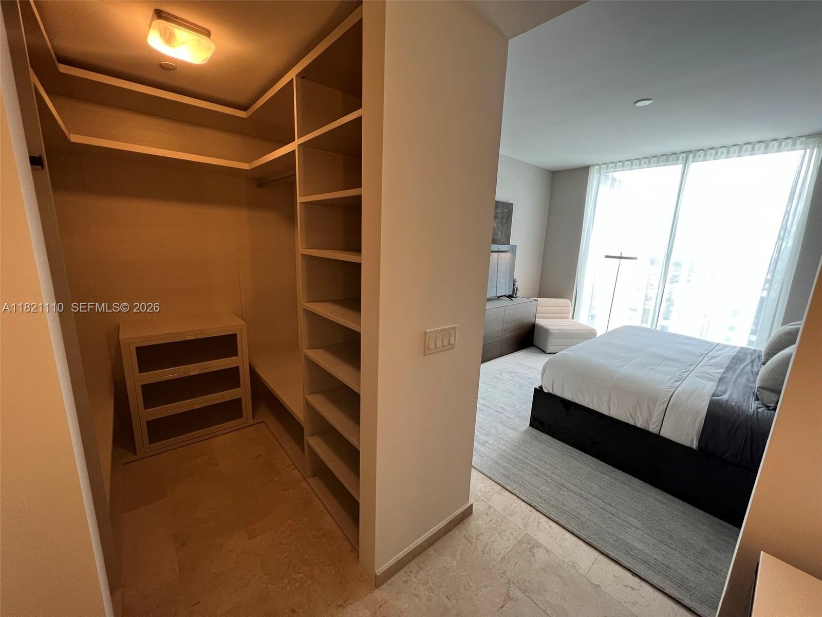 88 SW 7th St #2404, Miami FL 33131