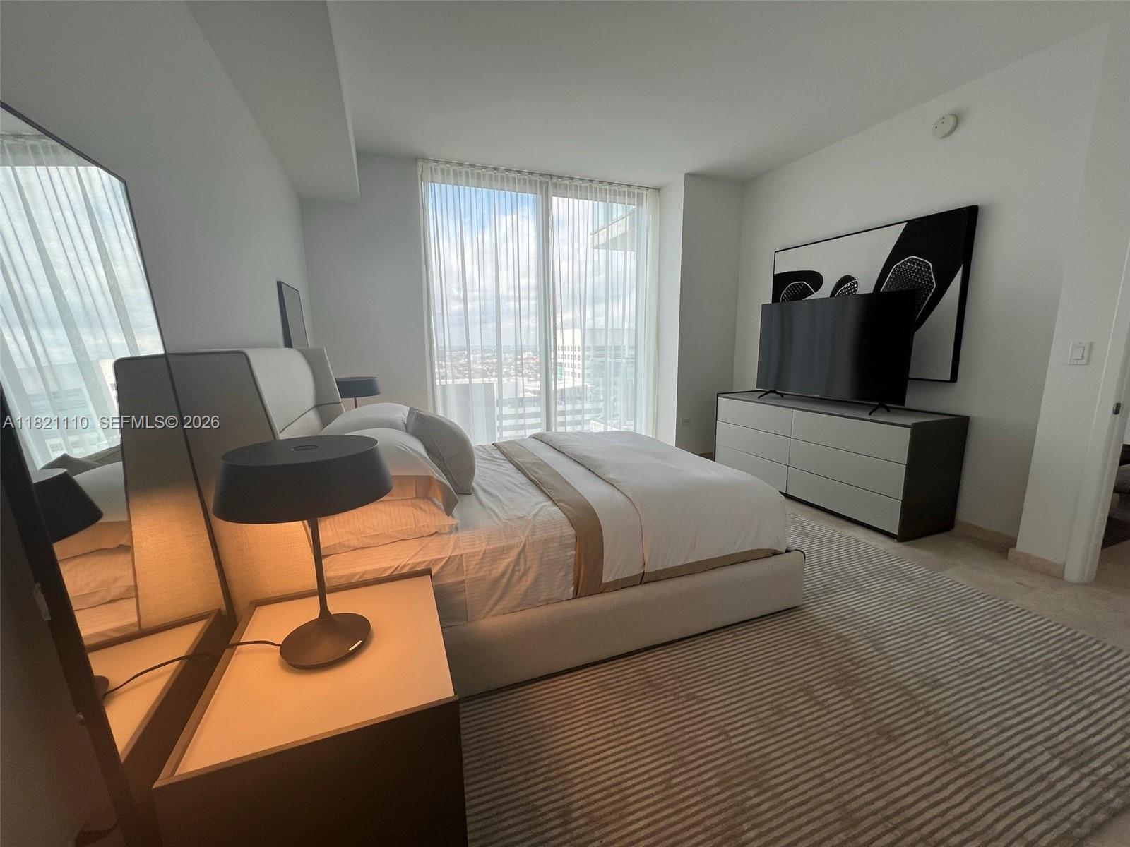 88 SW 7th St #2404, Miami FL 33131