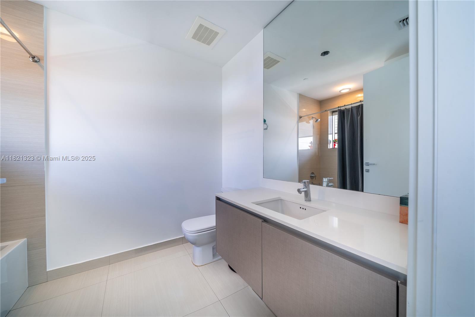 3250 NE 188th St #606, Aventura FL 33180