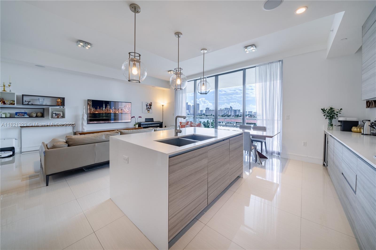 3250 NE 188th St #606, Aventura FL 33180