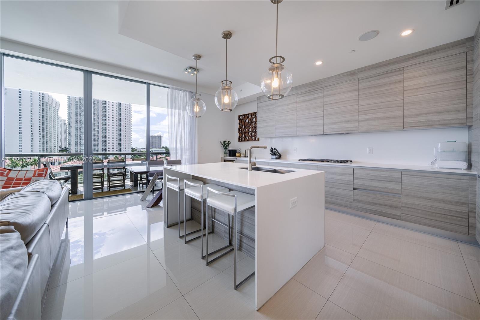3250 NE 188th St #606, Aventura FL 33180