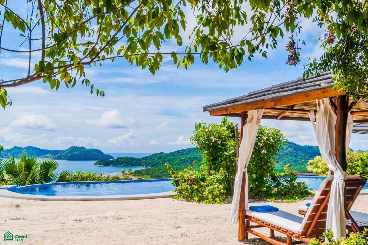21 bed Property For Sale in Puntarenas, Puntarenas - 1