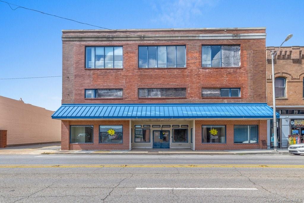 327 Broad Street — photo 2