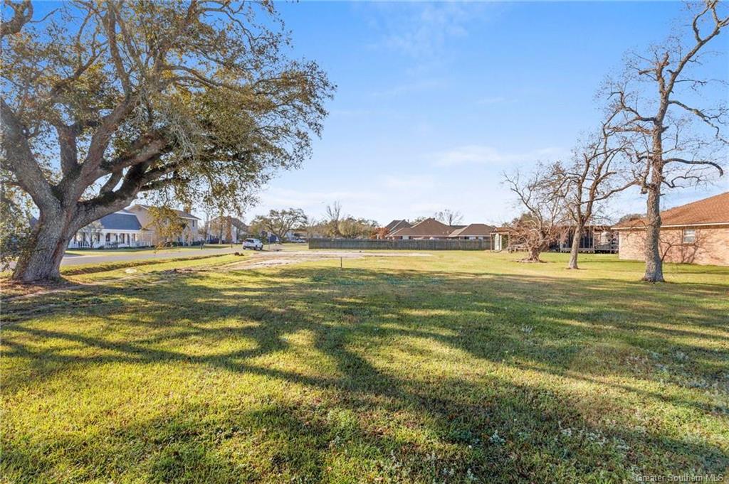 1305 W Mcneese Street — photo 5