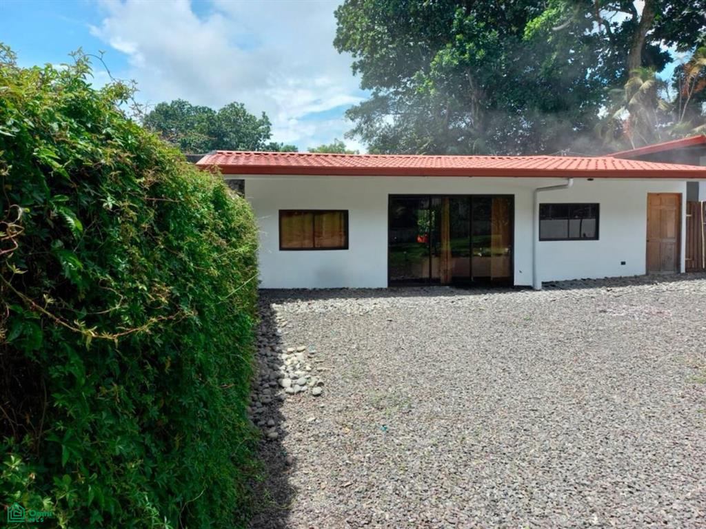 4 bed Single Family Homes For Sale in Atenas, Alajuela - 1