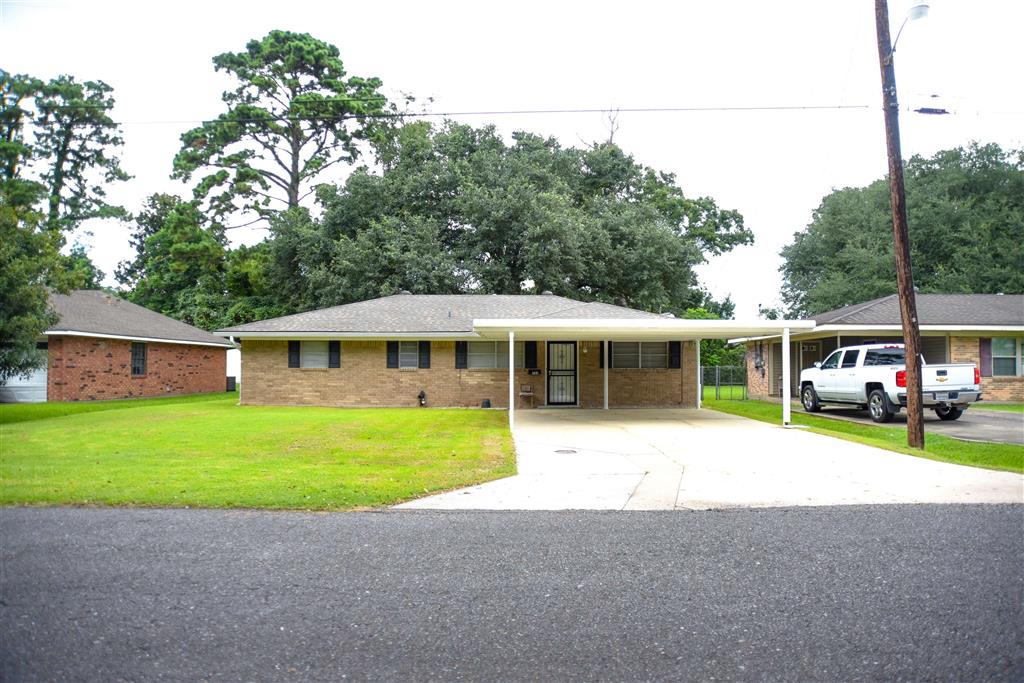 722 E Division Street — photo 3