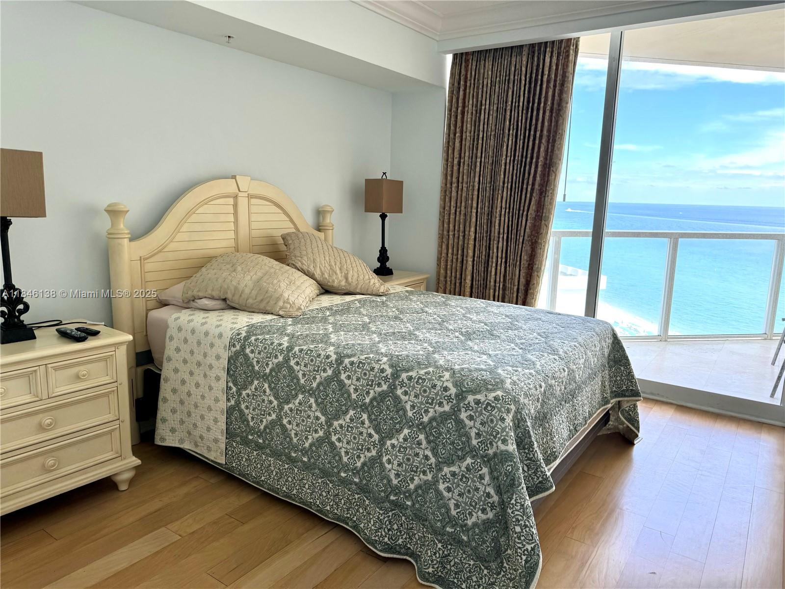 La Perla Condo