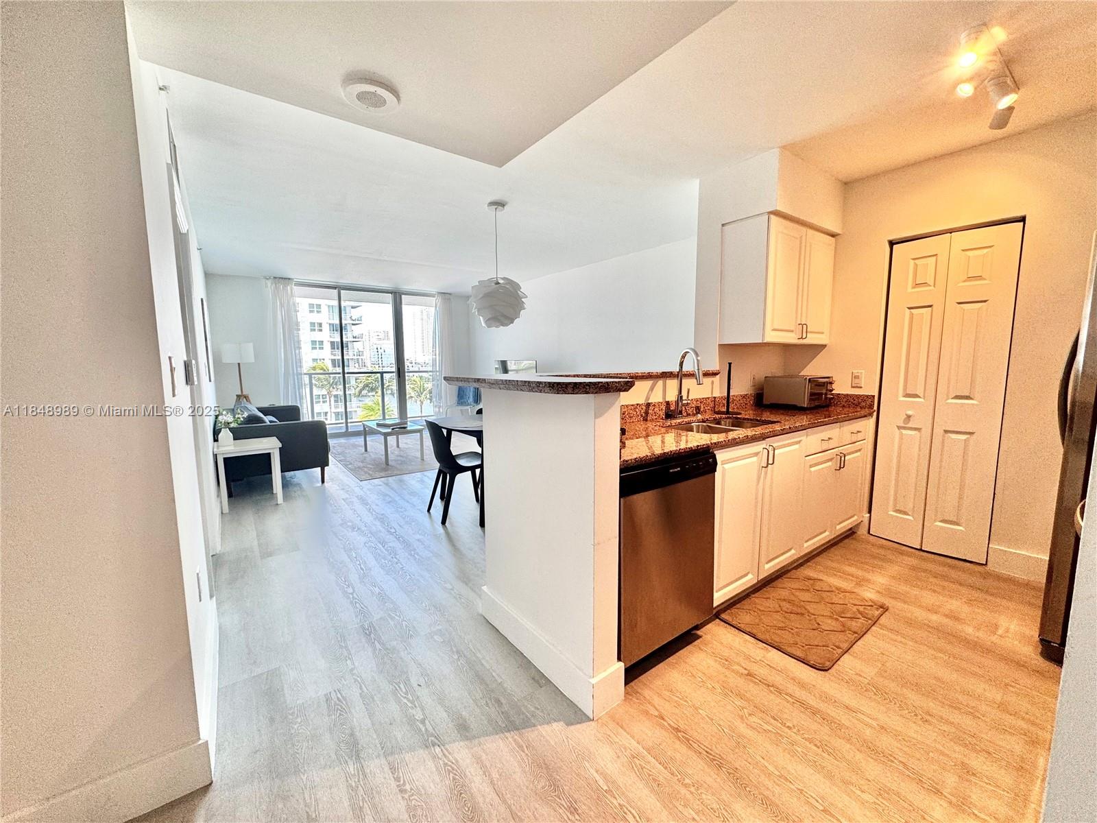 The Mark On Brickell Cond
