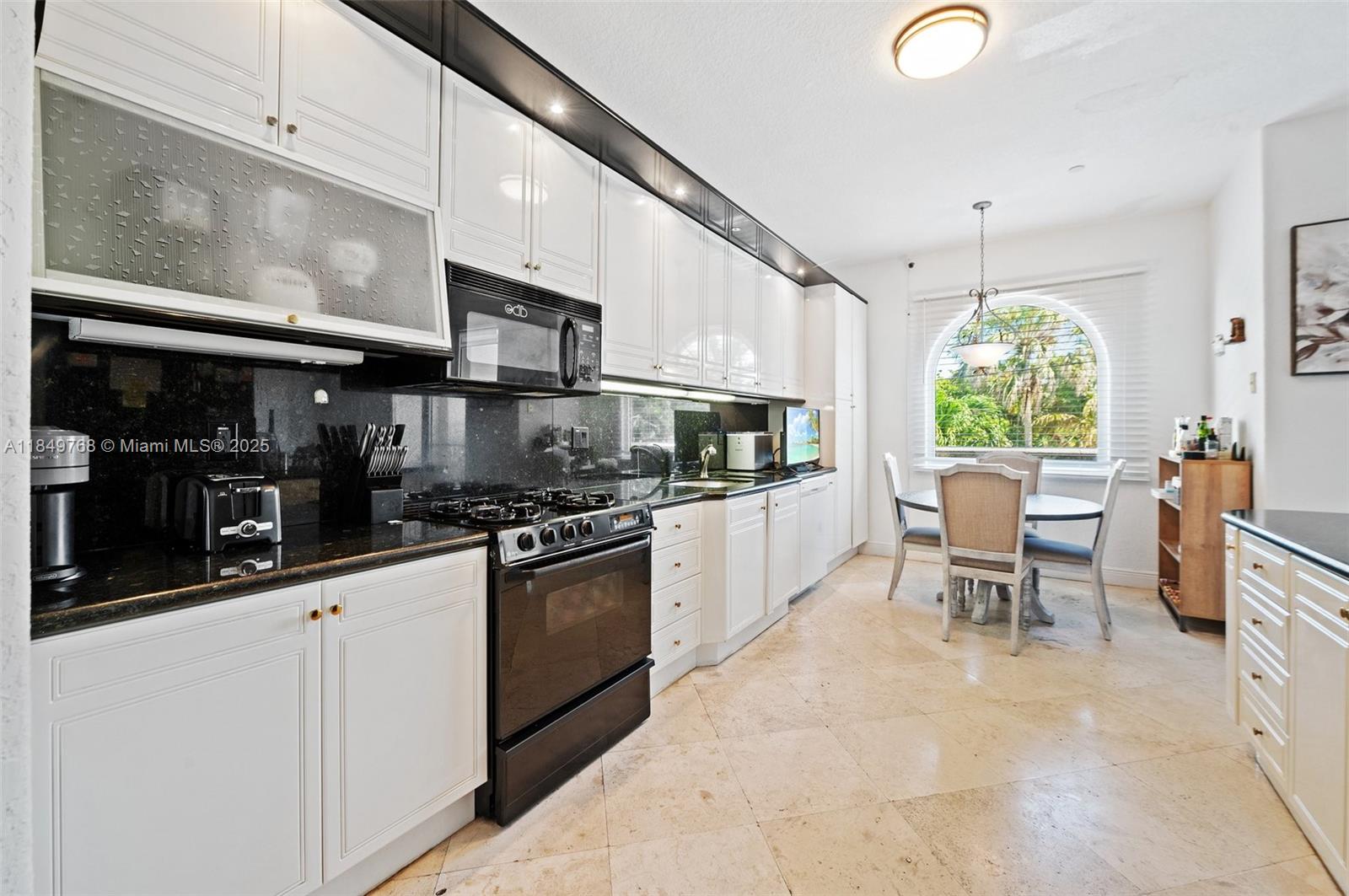 1784 Bay Dr #1784, Pompano Beach FL 33062