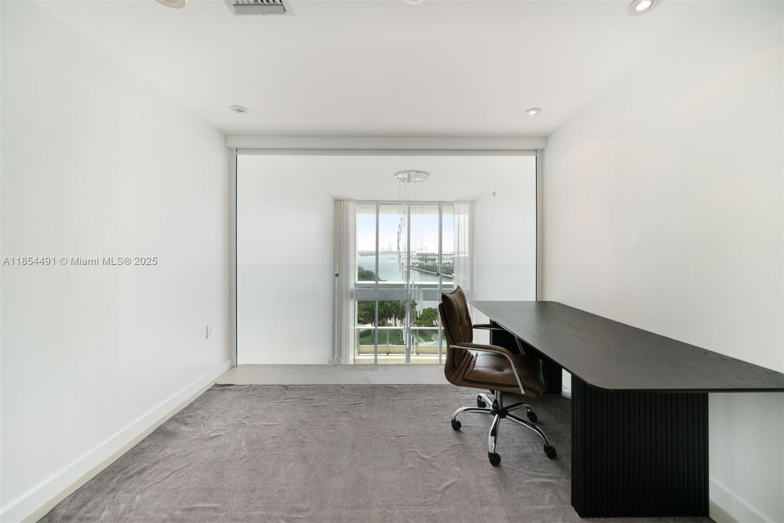 900 Biscayne Blvd #905, Miami FL 33132