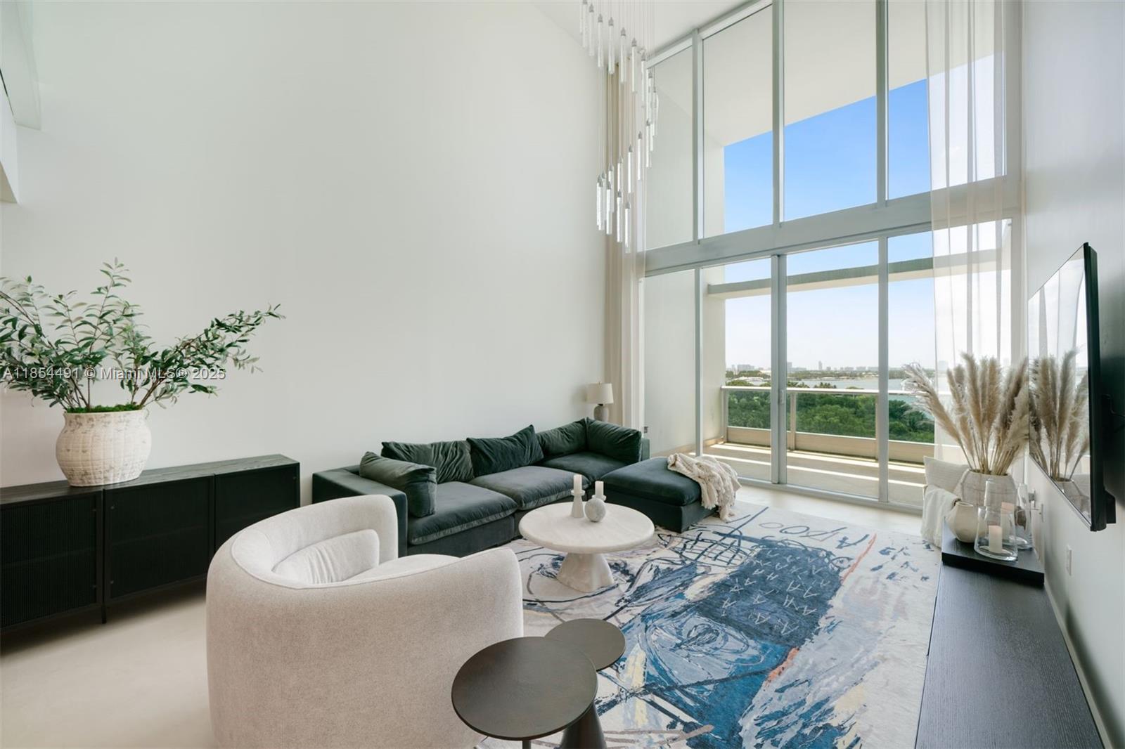 900 Biscayne Blvd #905, Miami FL 33132