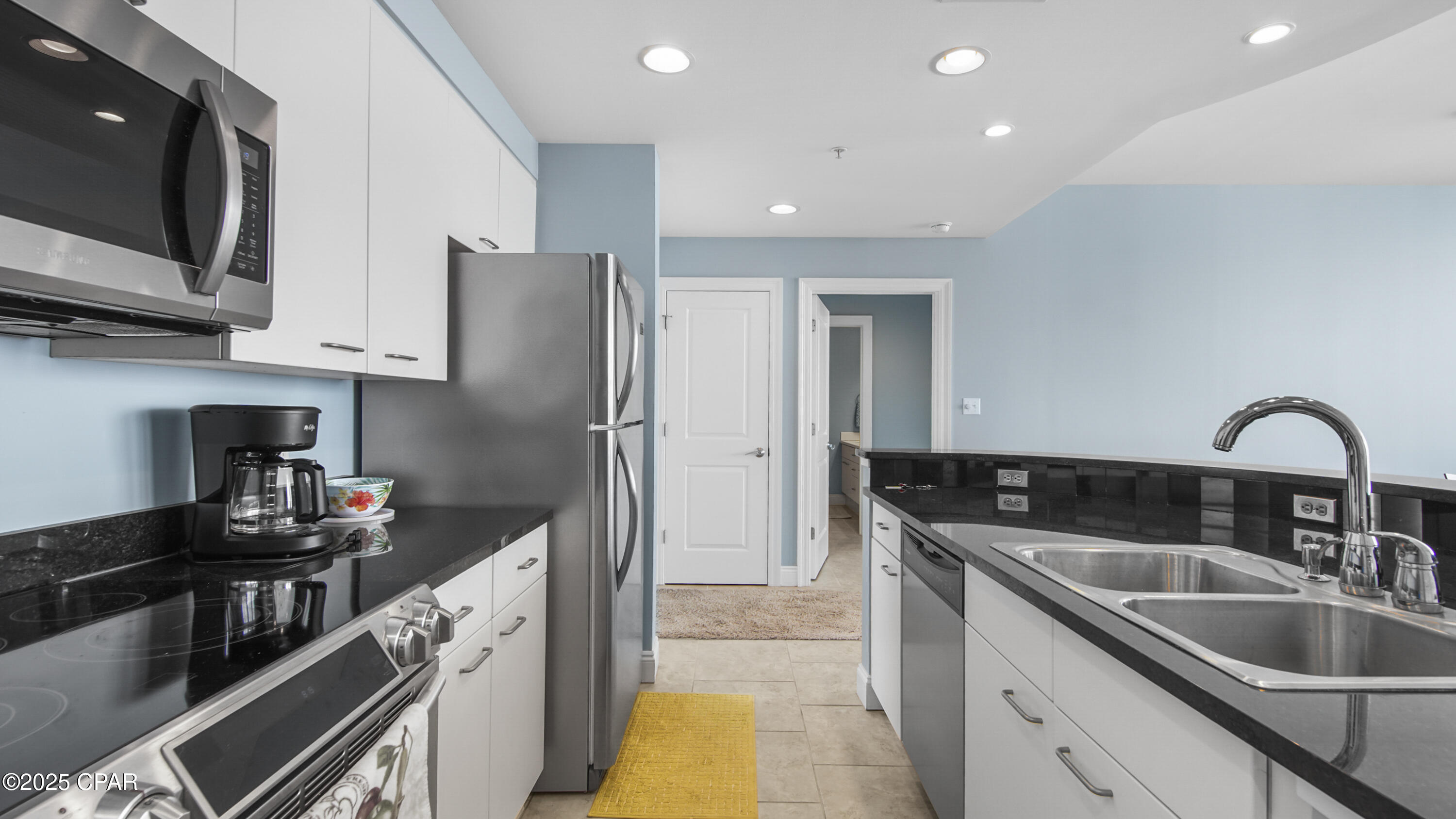Image 0 For 6422 Highway 98  805