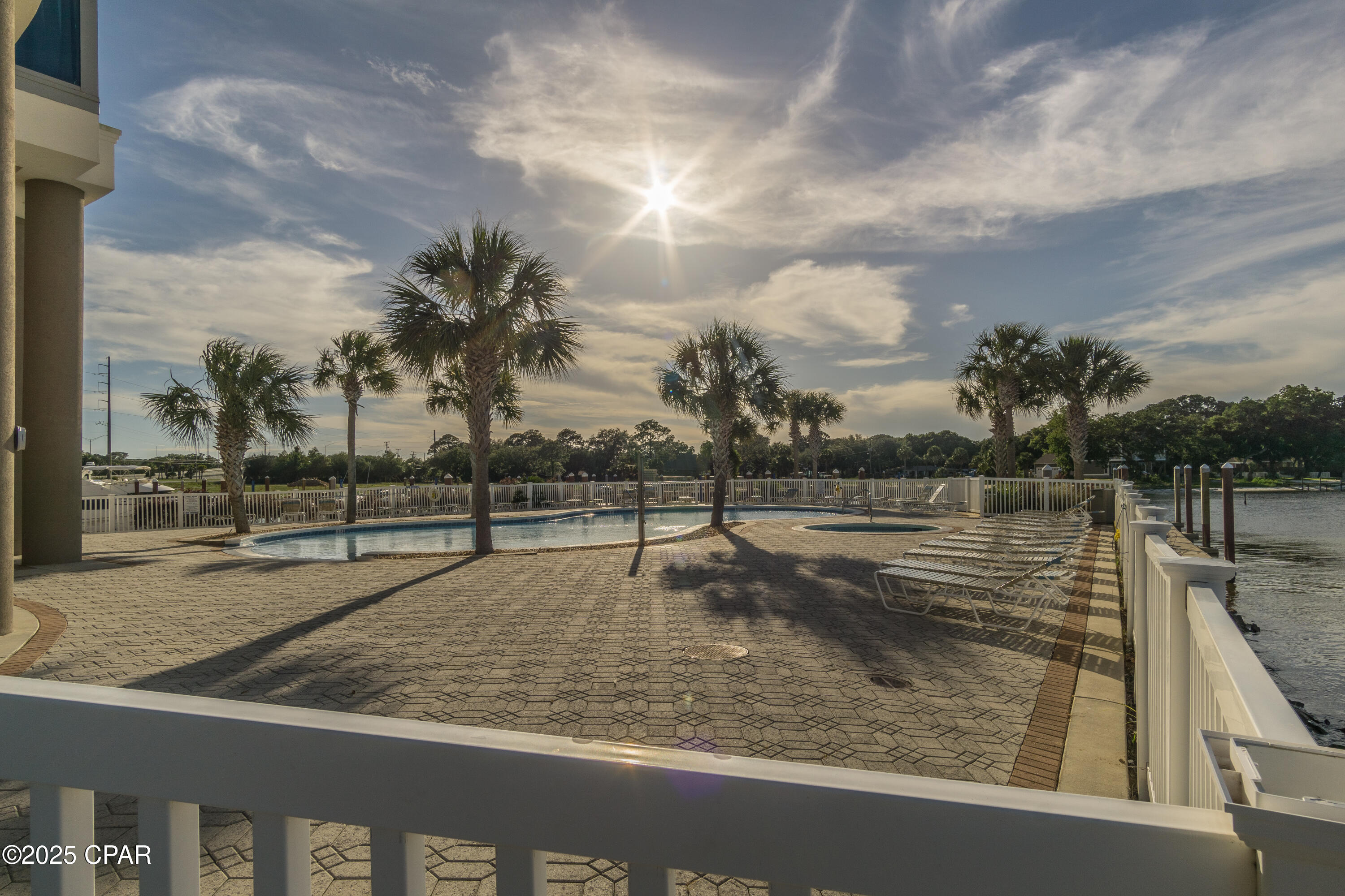 Image 0 For 6422 Highway 98  805