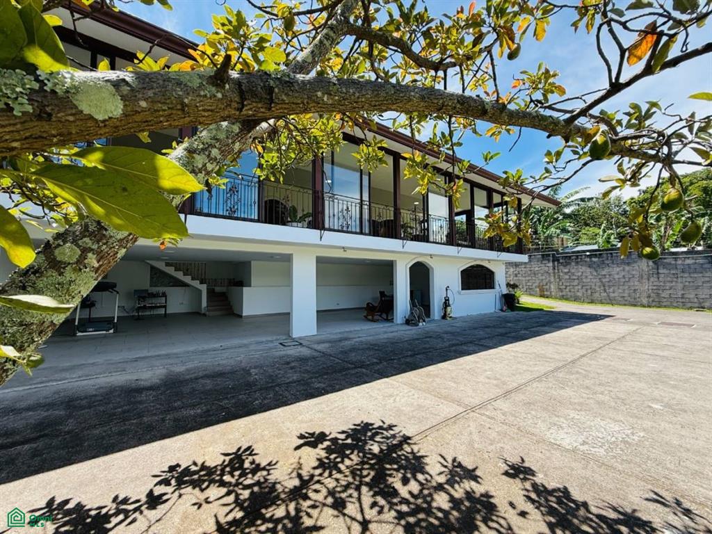 5 bed Single Family Homes For Sale in Santo Domingo, Heredia - 1