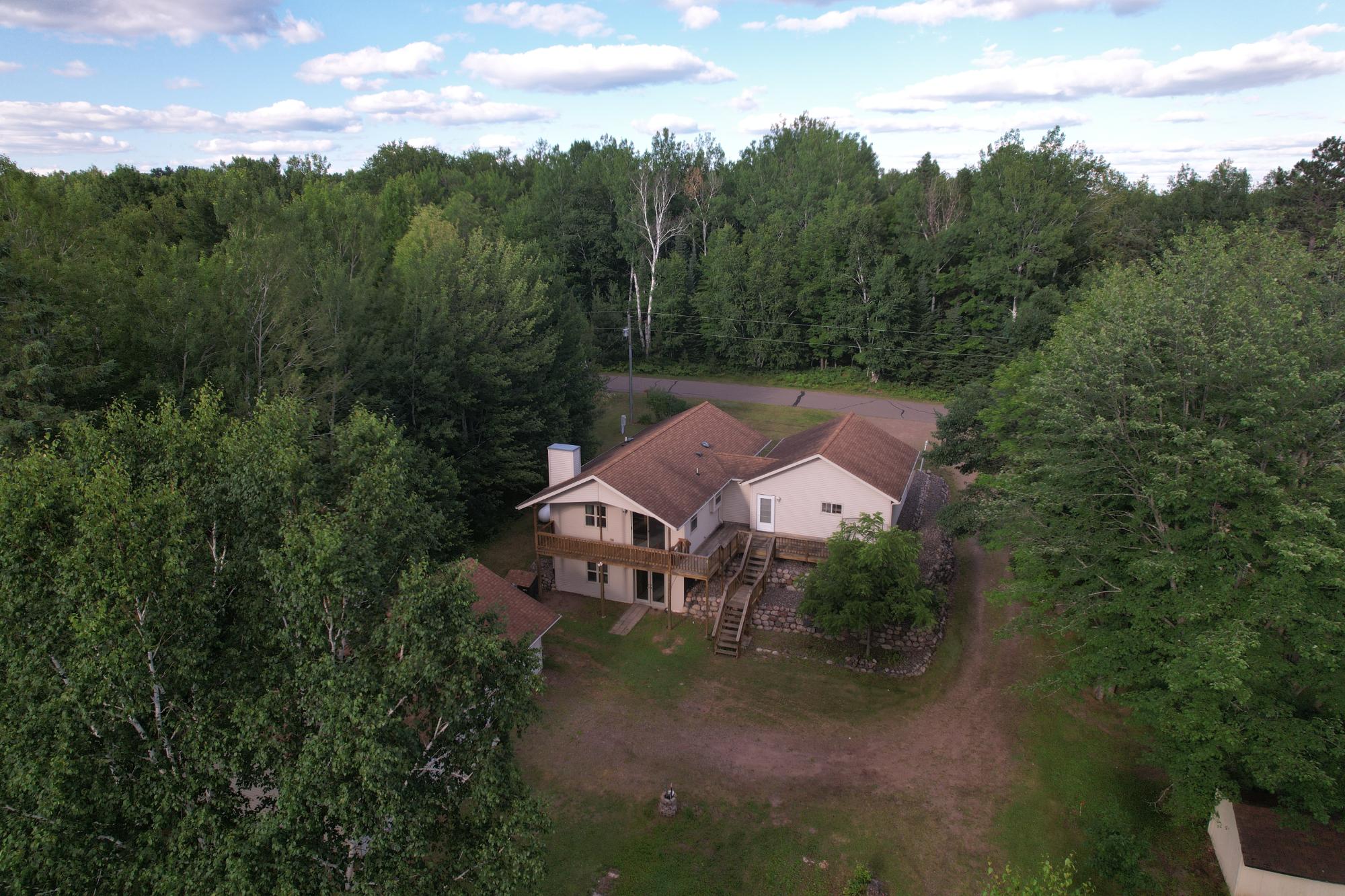 Undocumented Lake house picture