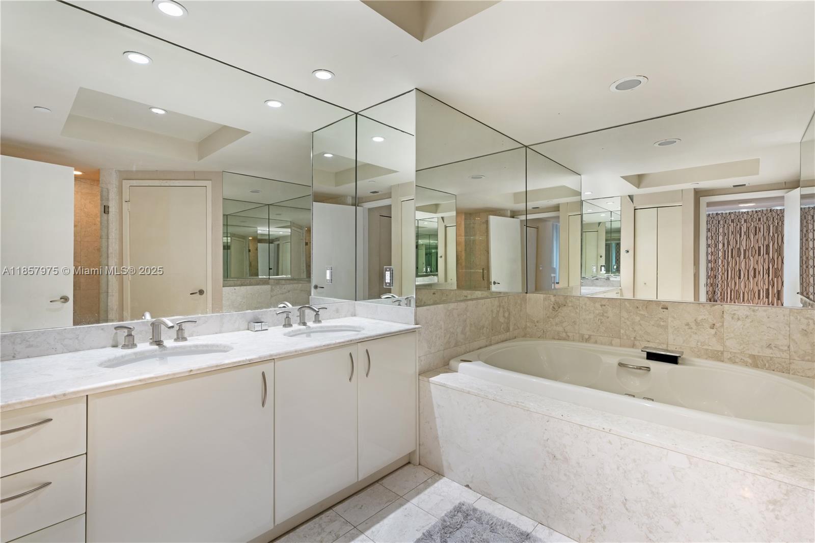 1331 Brickell Bay Dr #2709, Miami FL 33131