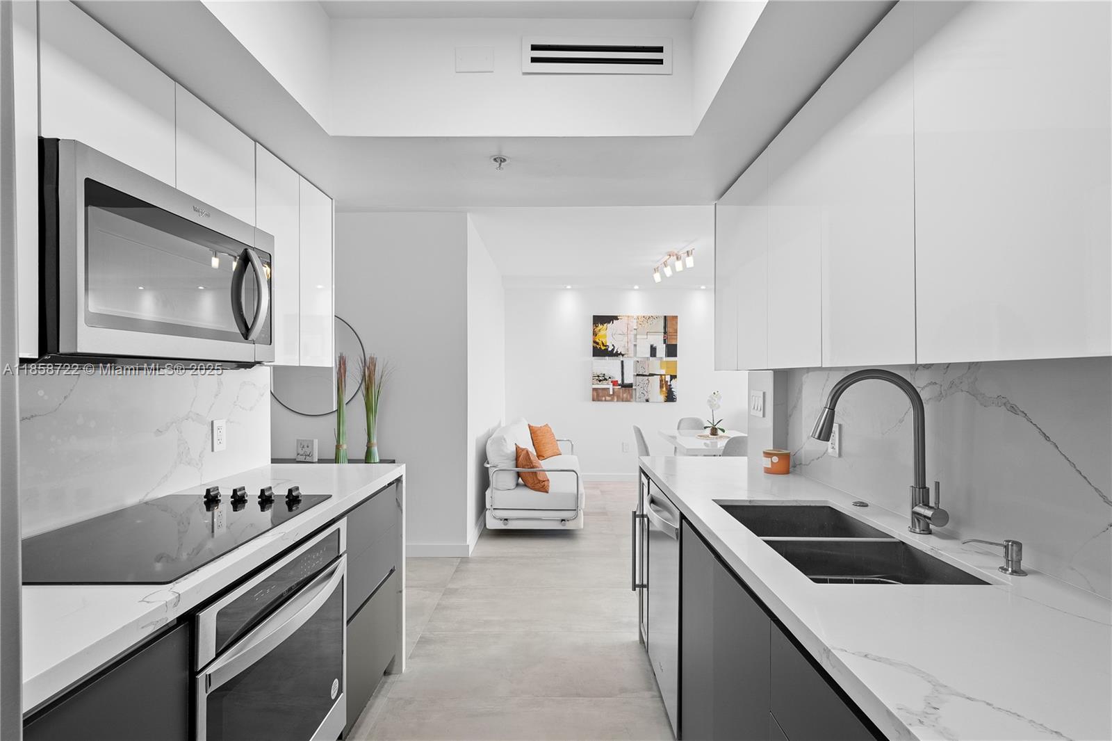 90 Alton Rd #2505, Miami Beach FL 33139