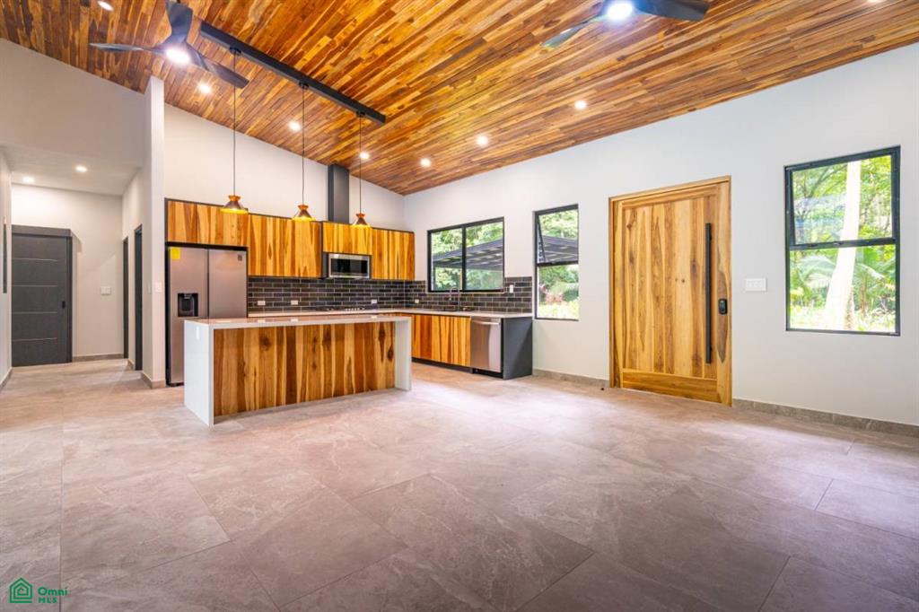 3 bed Single Family Homes For Sale in , Puntarenas - 1
