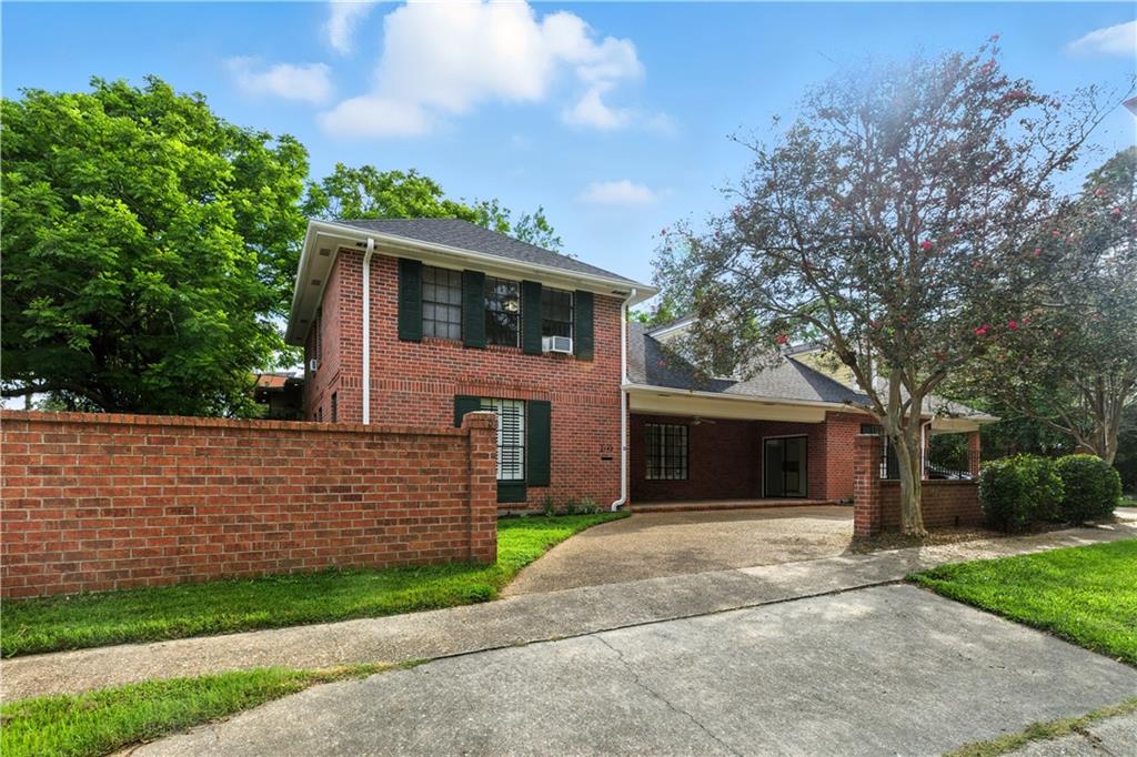 Homes for sale in New Orleans, LA | 2142 Calhoun St, New Orleans, LA 70118 | MLS# 2517197