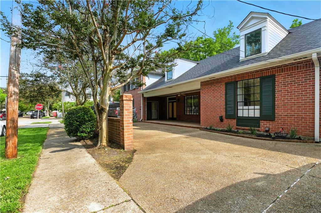 Homes for sale in New Orleans, LA | 2142 Calhoun St, New Orleans, LA 70118 | MLS# 2517197